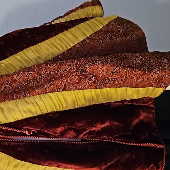 Renaissance Old World Velvet Jacquard Regal Castlecore Performance Unisex Cape - Picture 6 of 12